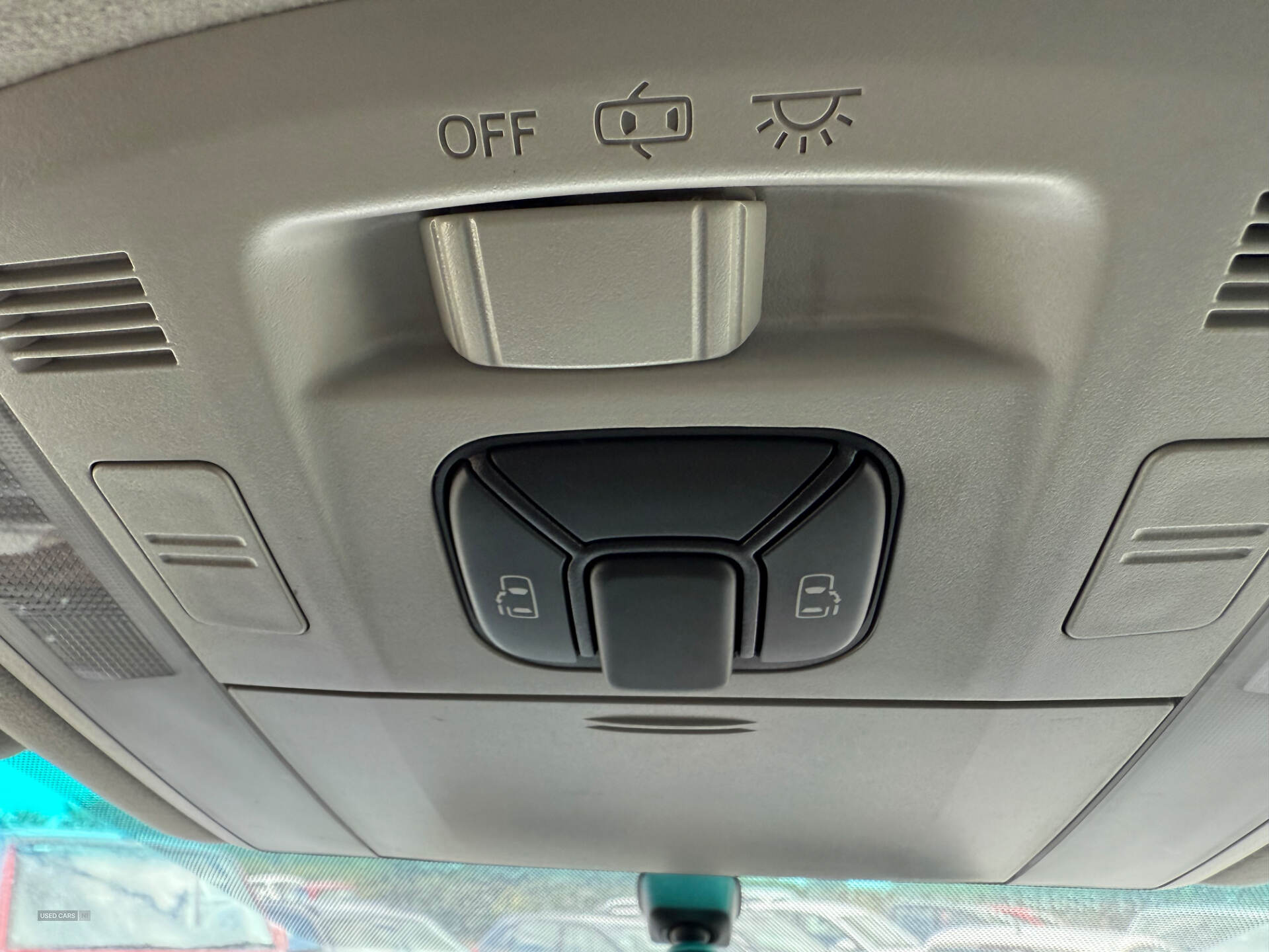 Car Thumbnail 16