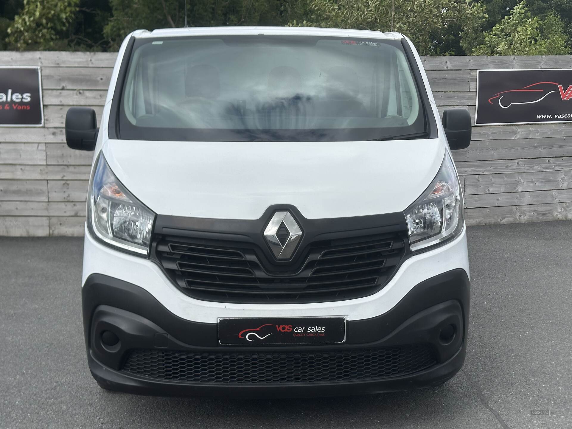Renault Trafic SWB DIESEL in Down