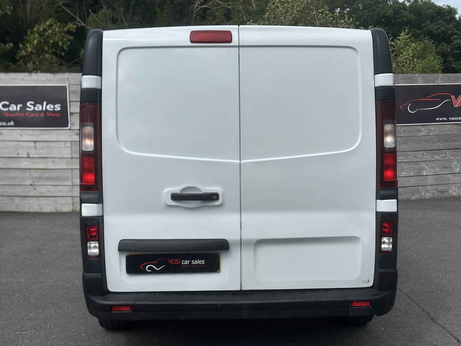 Renault Trafic SWB DIESEL in Down