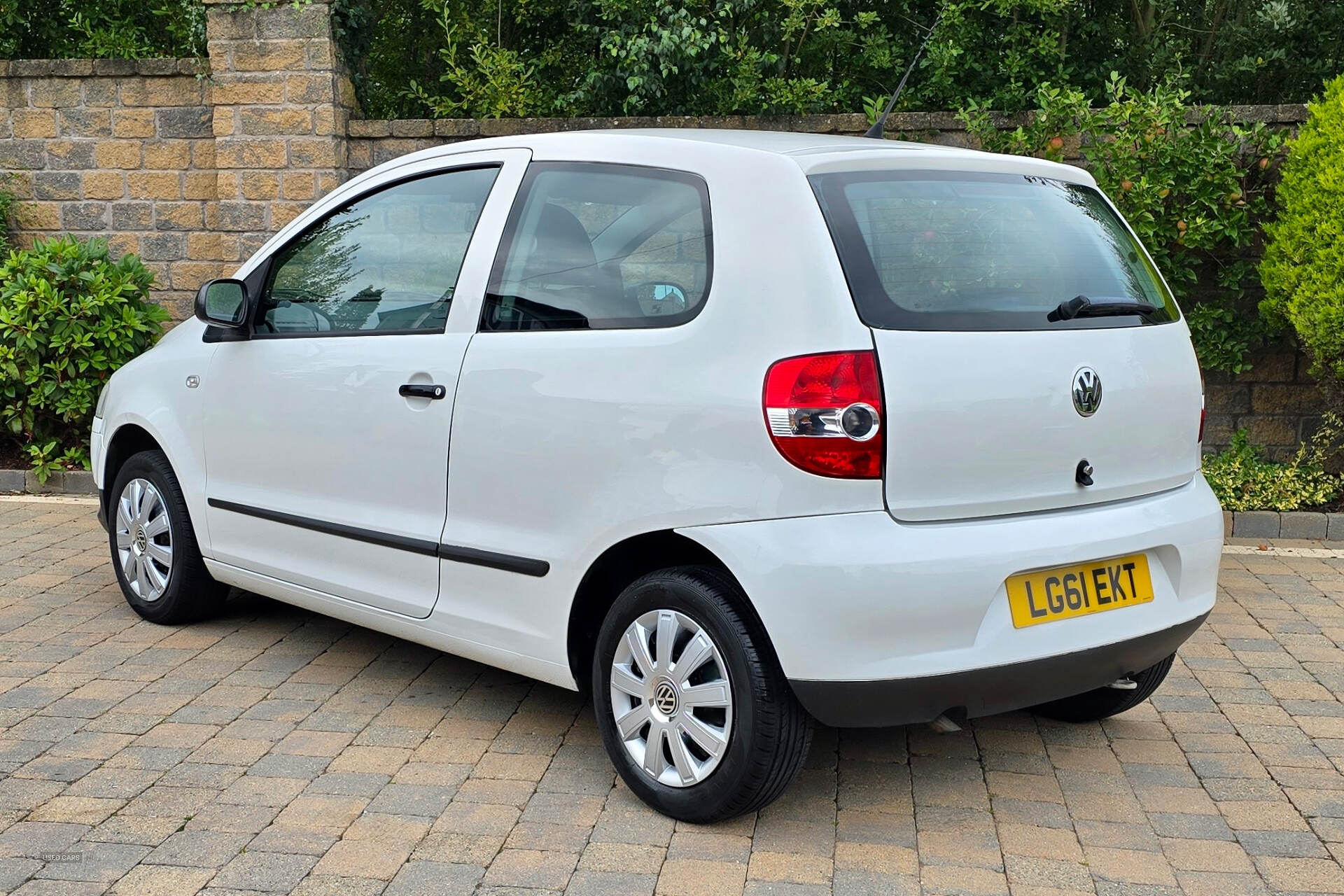 Car Thumbnail 5