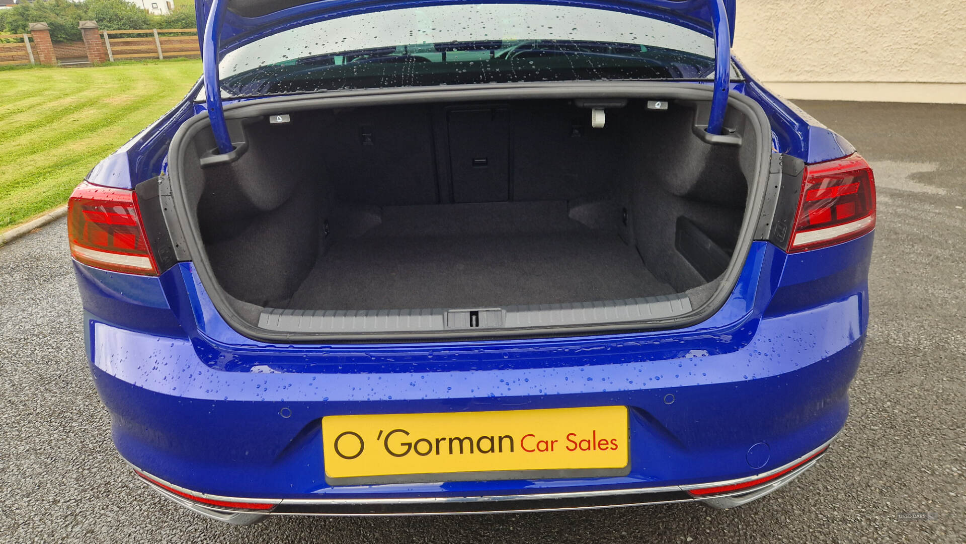 Volkswagen Passat DIESEL SALOON in Down
