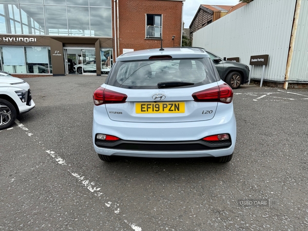Hyundai i20 HATCHBACK in Down
