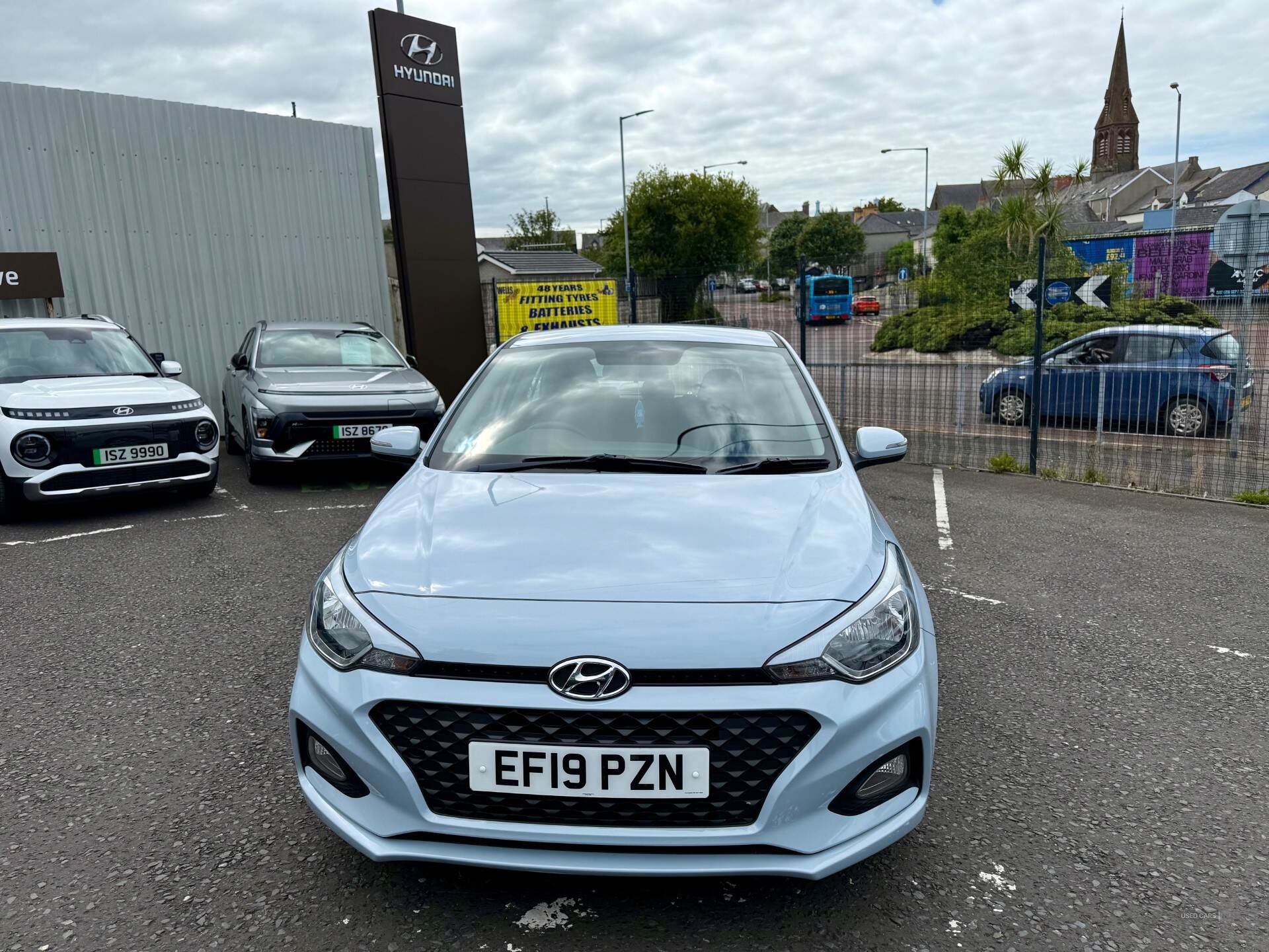 Hyundai i20 HATCHBACK in Down