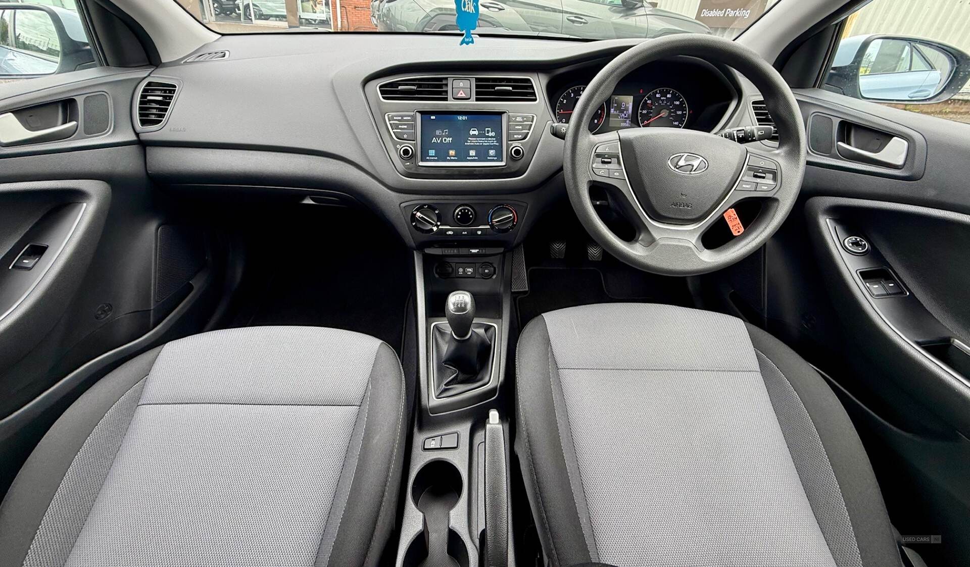 Hyundai i20 HATCHBACK in Down