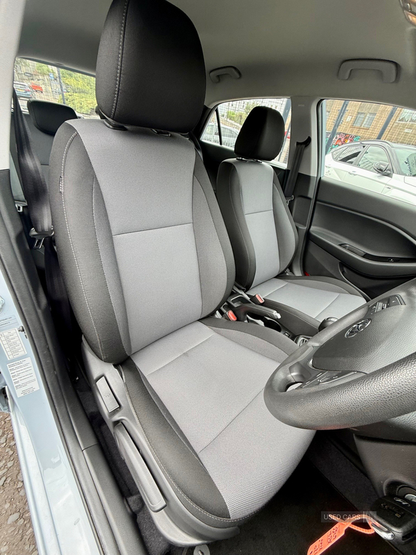 Hyundai i20 HATCHBACK in Down