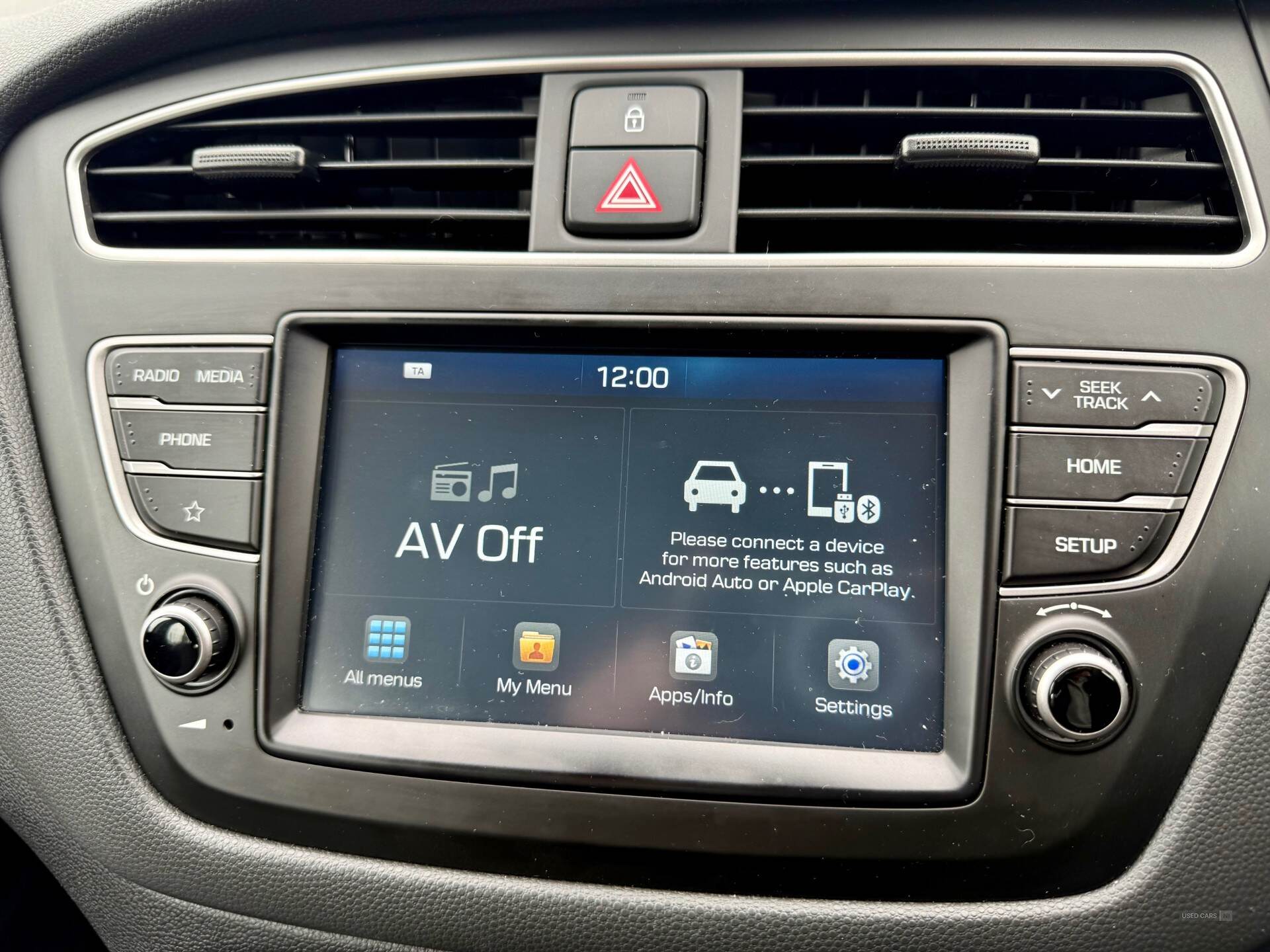 Hyundai i20 HATCHBACK in Down