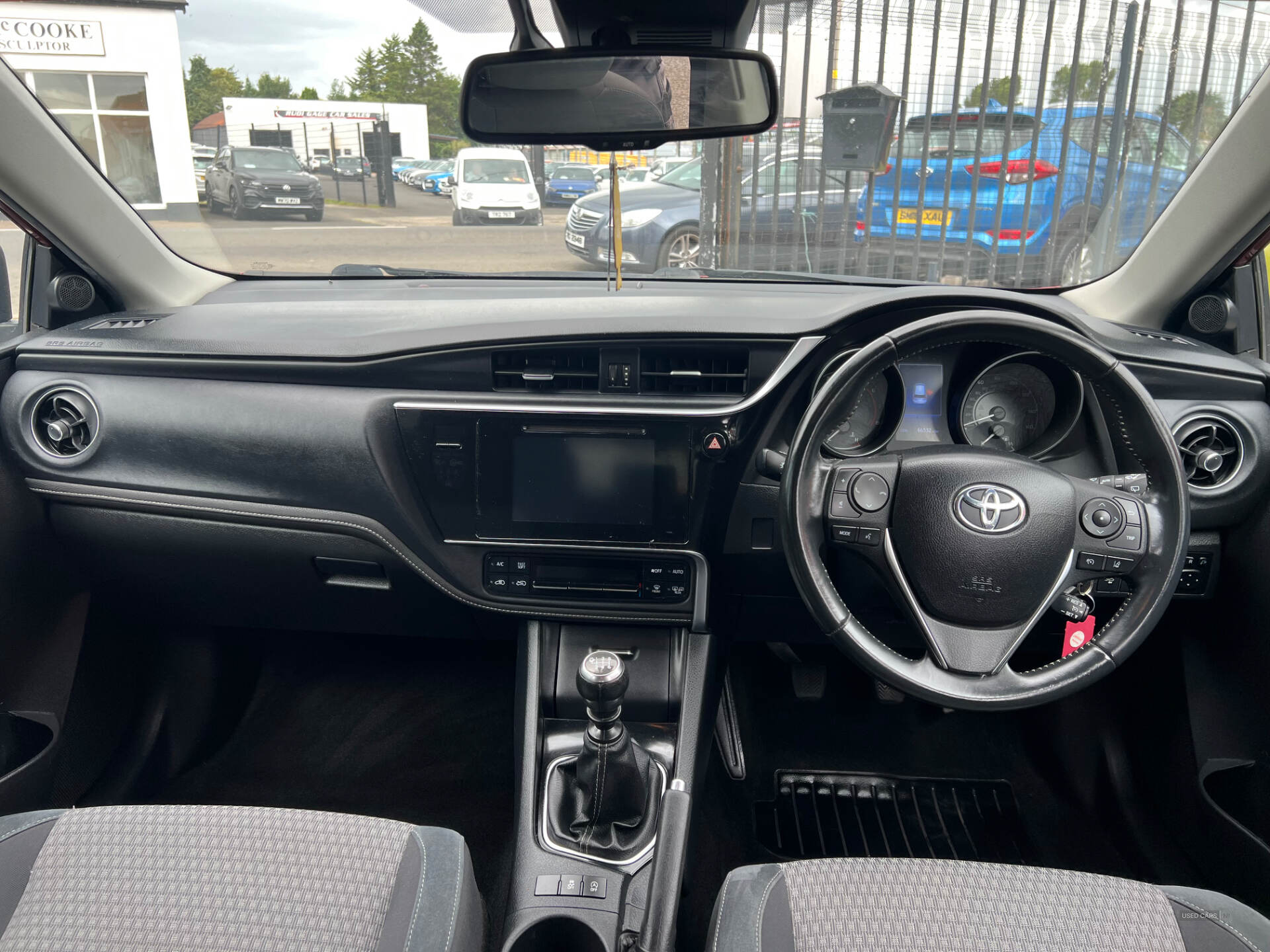 Toyota Auris HATCHBACK in Antrim