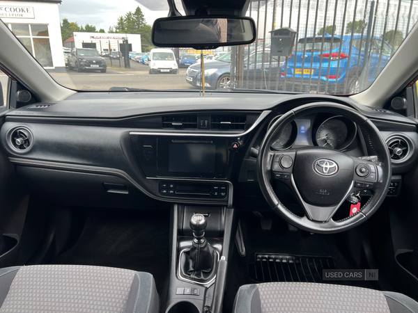Toyota Auris HATCHBACK in Antrim
