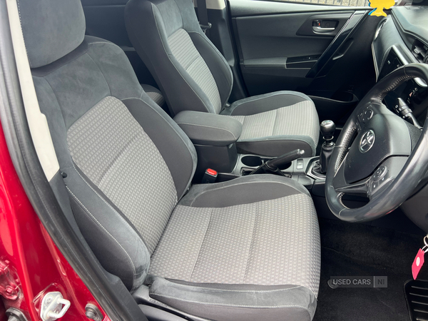 Toyota Auris HATCHBACK in Antrim