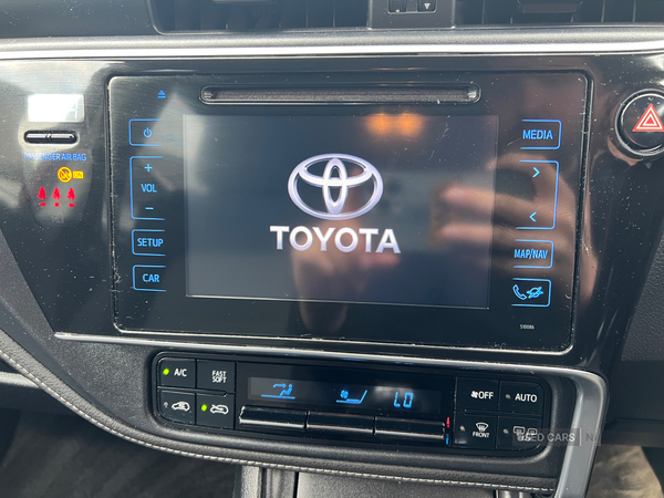 Toyota Auris HATCHBACK in Antrim