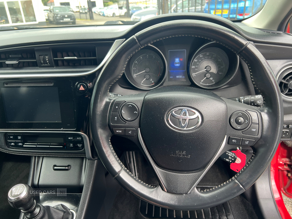 Toyota Auris HATCHBACK in Antrim