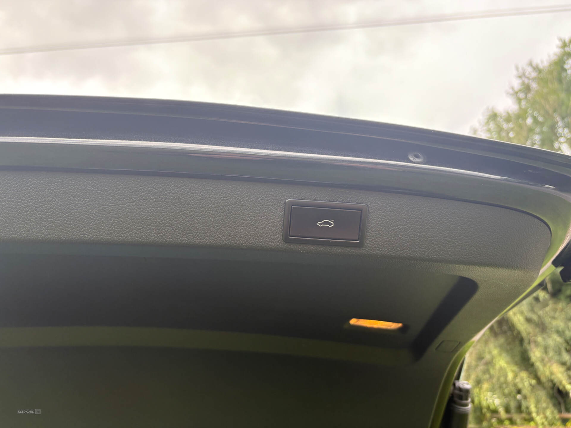 Car Thumbnail 5