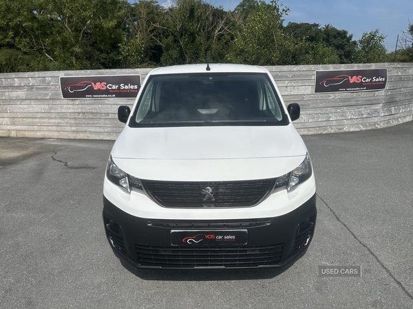 Peugeot Partner STANDARD DIESEL in Down