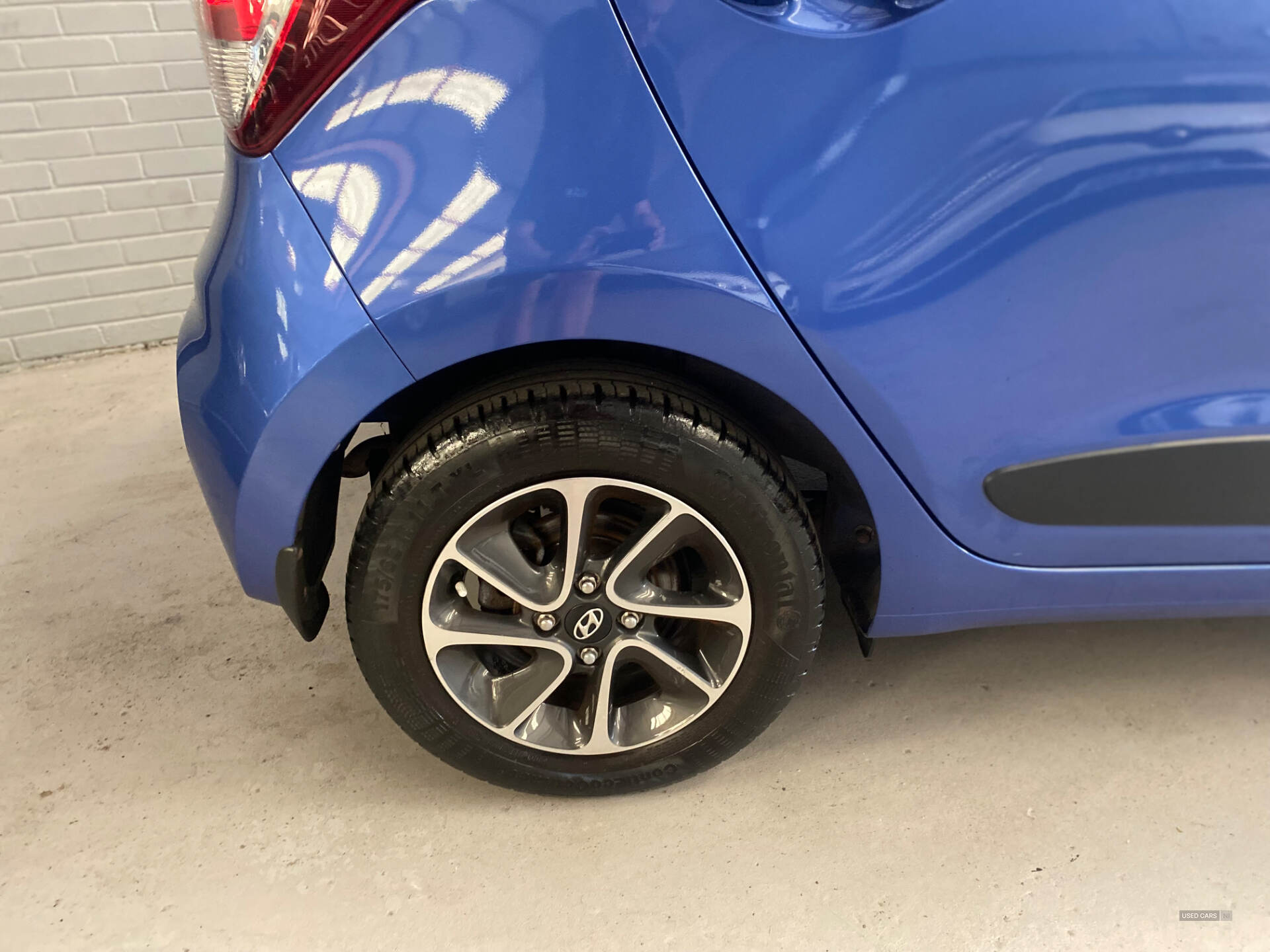 Car Thumbnail 7
