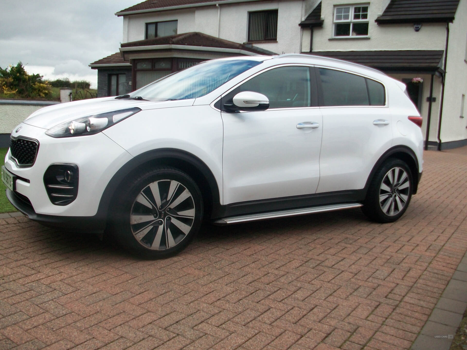 Car Thumbnail 5