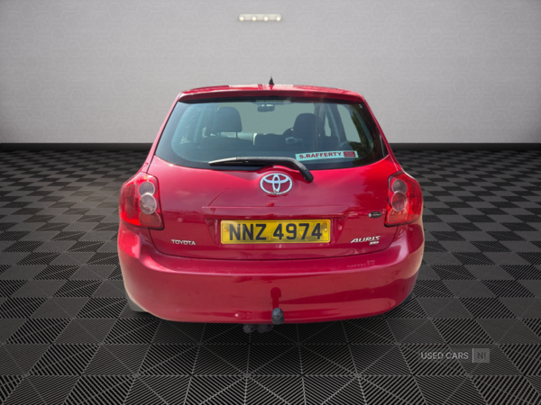 Toyota Auris HATCHBACK in Down