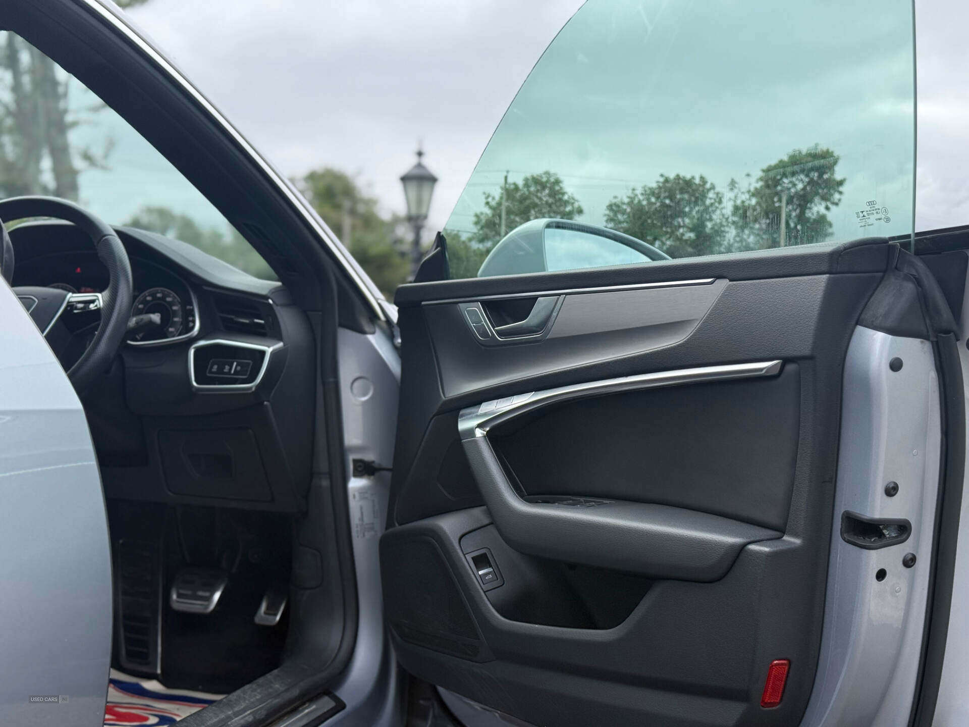 Car Thumbnail 8