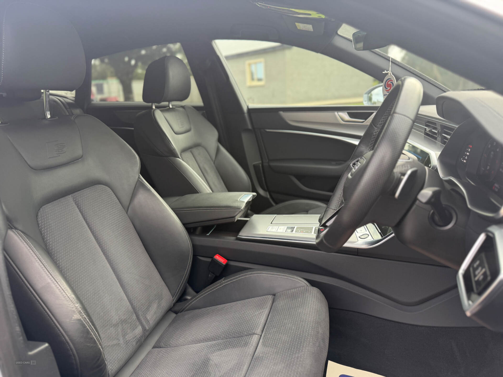 Car Thumbnail 10