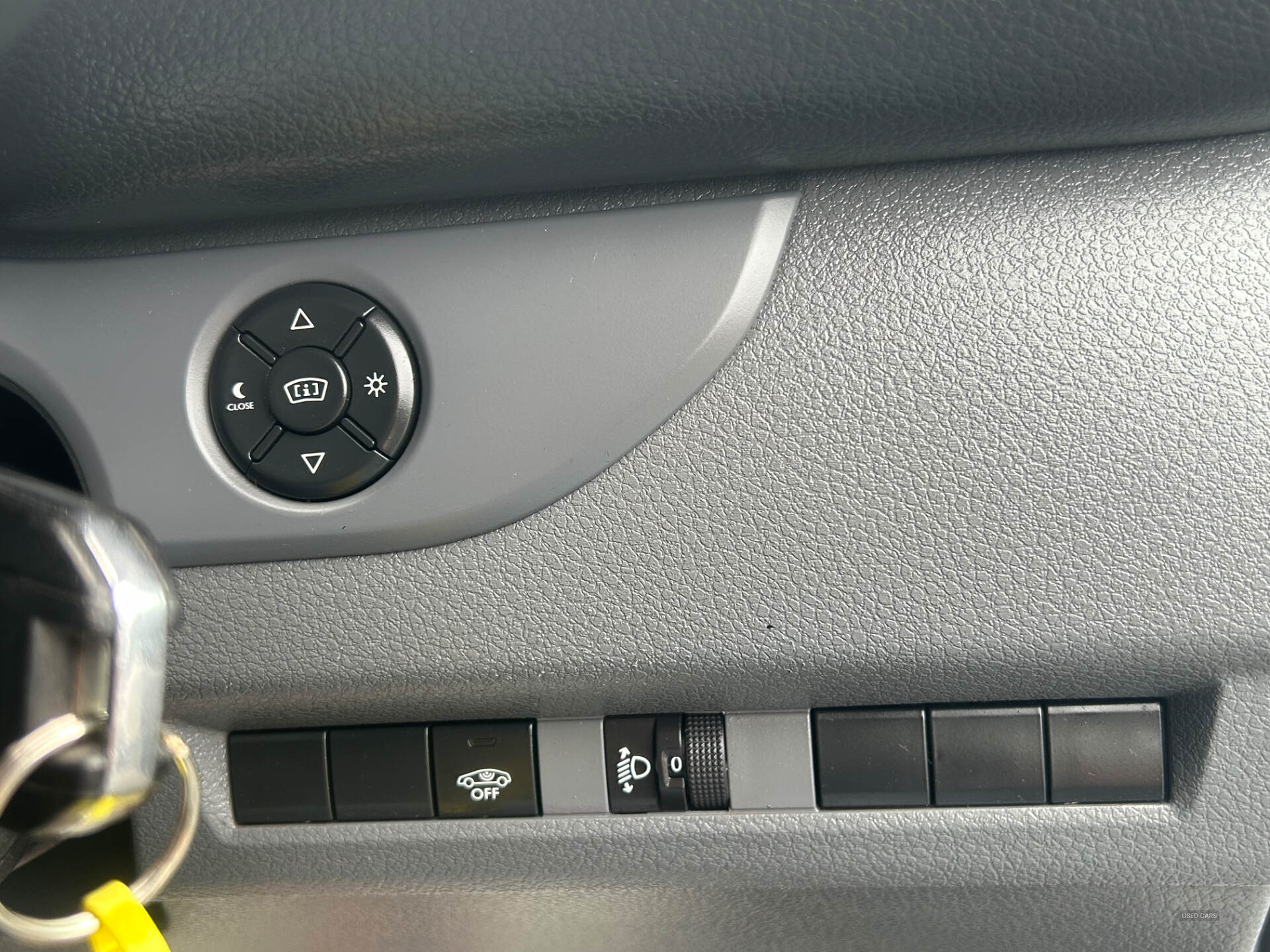 Car Thumbnail 10