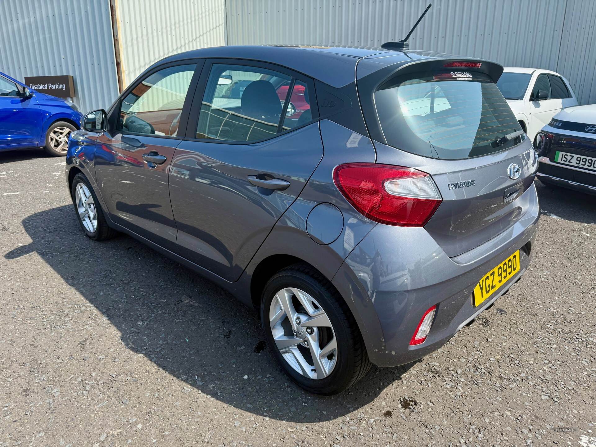 Hyundai i10 HATCHBACK in Down