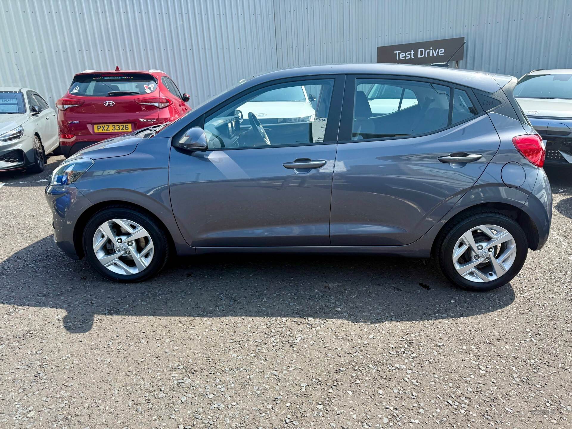Hyundai i10 HATCHBACK in Down