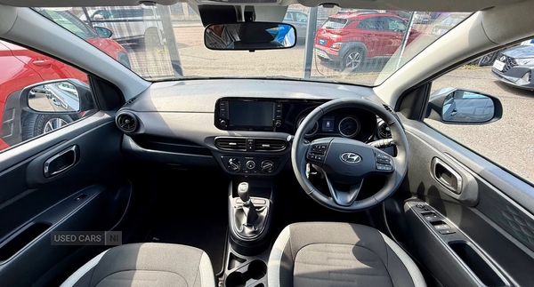 Hyundai i10 HATCHBACK in Down