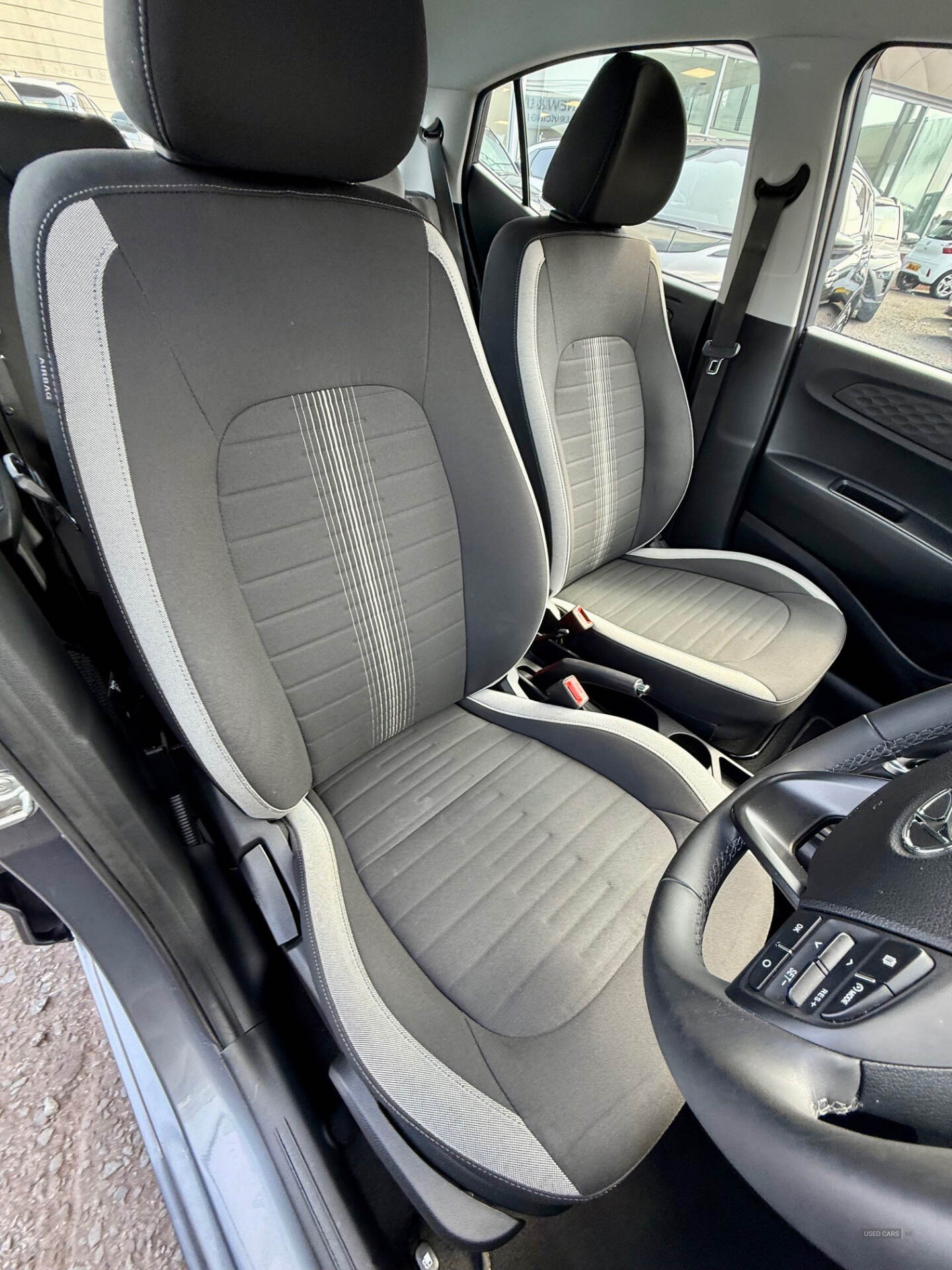 Hyundai i10 HATCHBACK in Down