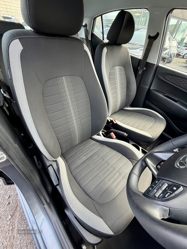 Hyundai i10 HATCHBACK in Down