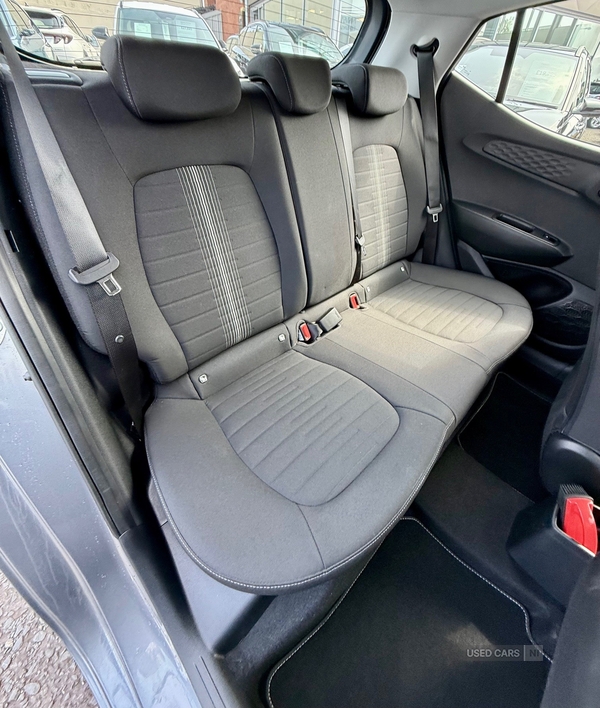 Hyundai i10 HATCHBACK in Down