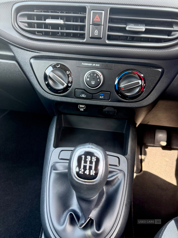 Hyundai i10 HATCHBACK in Down