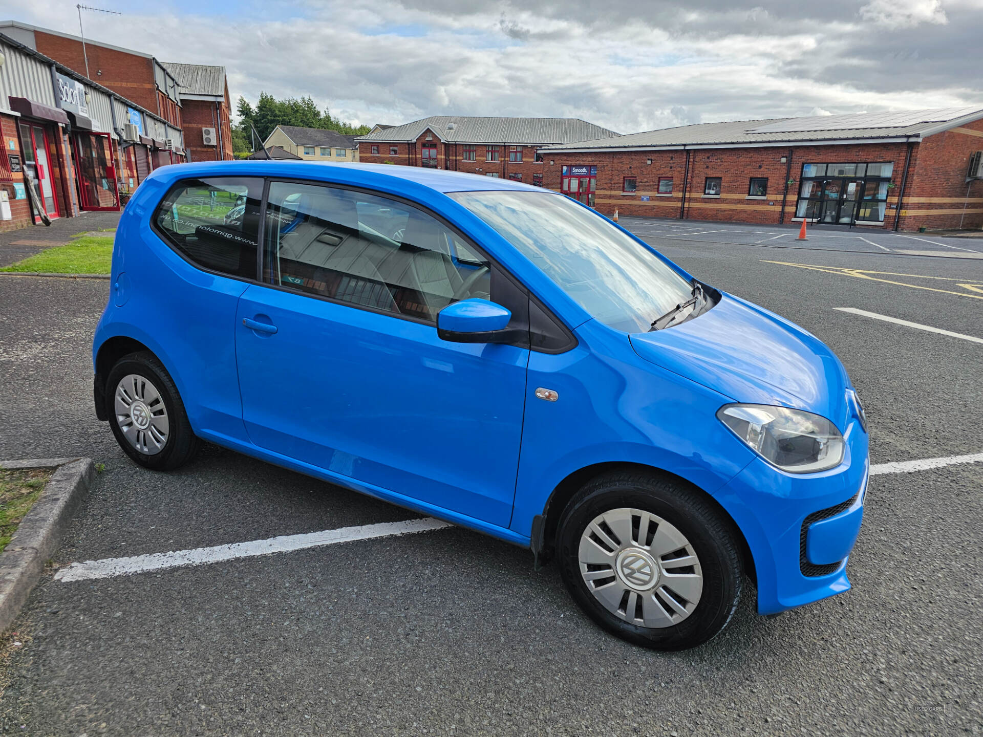 Car Thumbnail 5