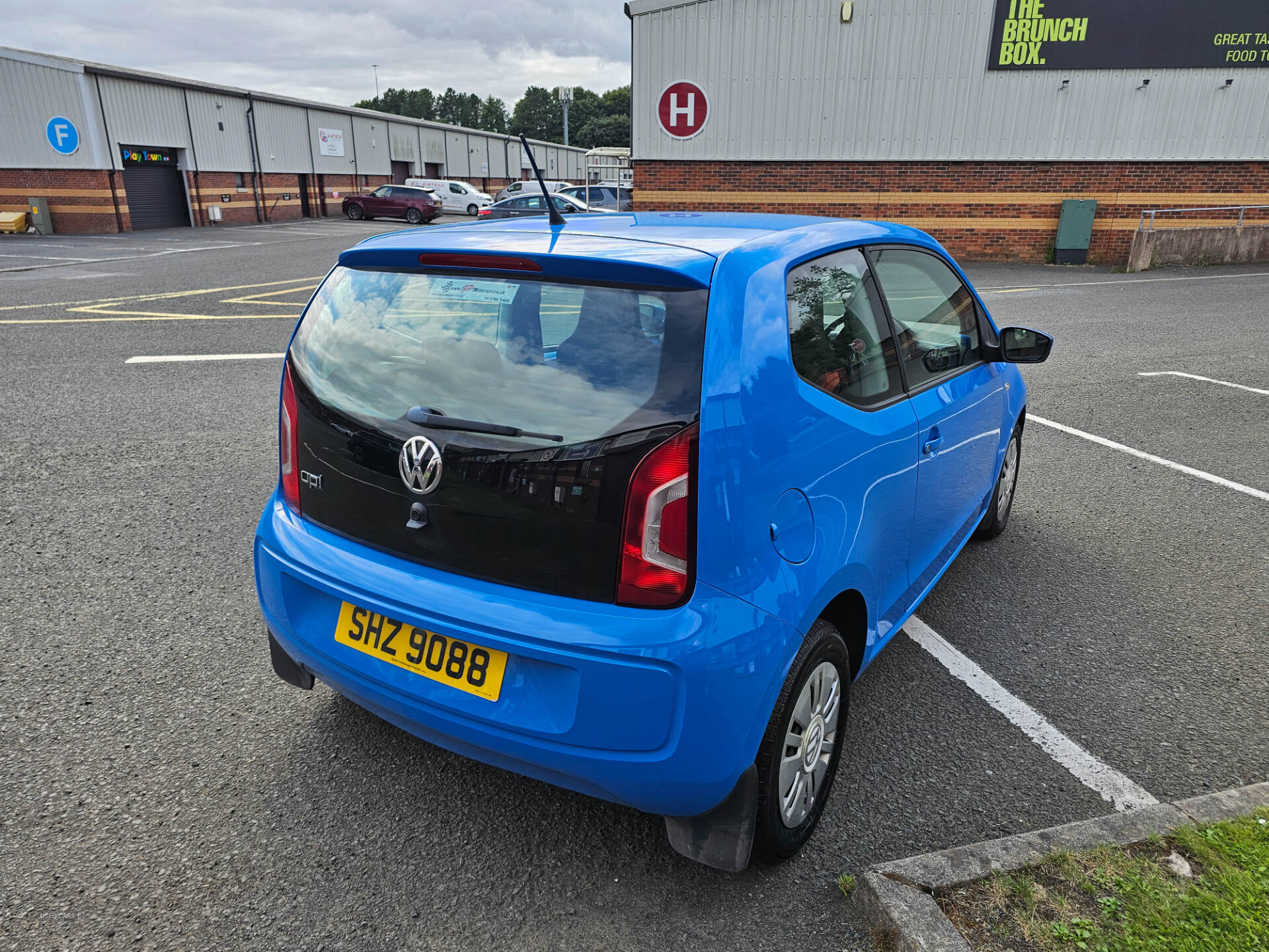 Car Thumbnail 9