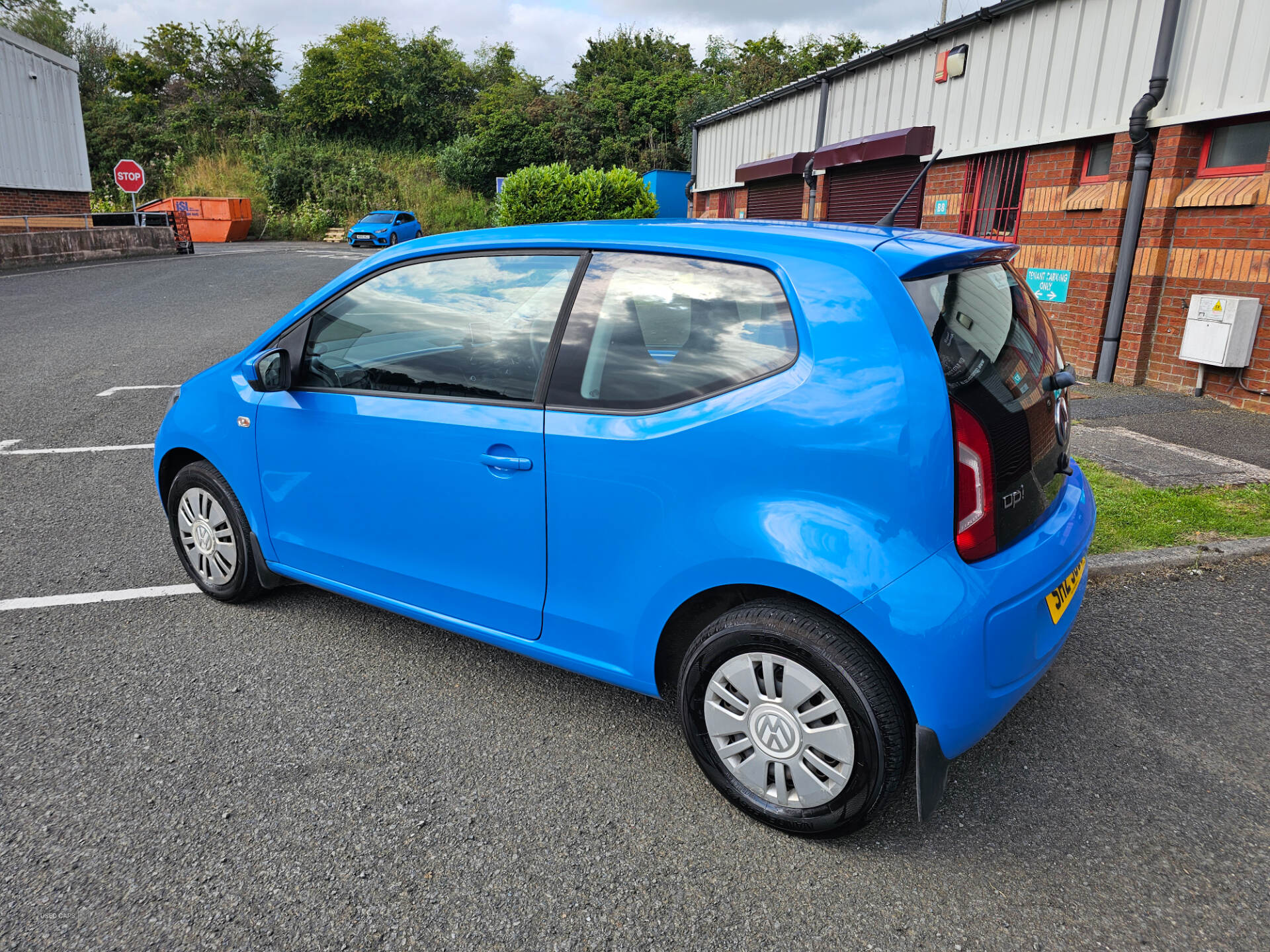 Car Thumbnail 12