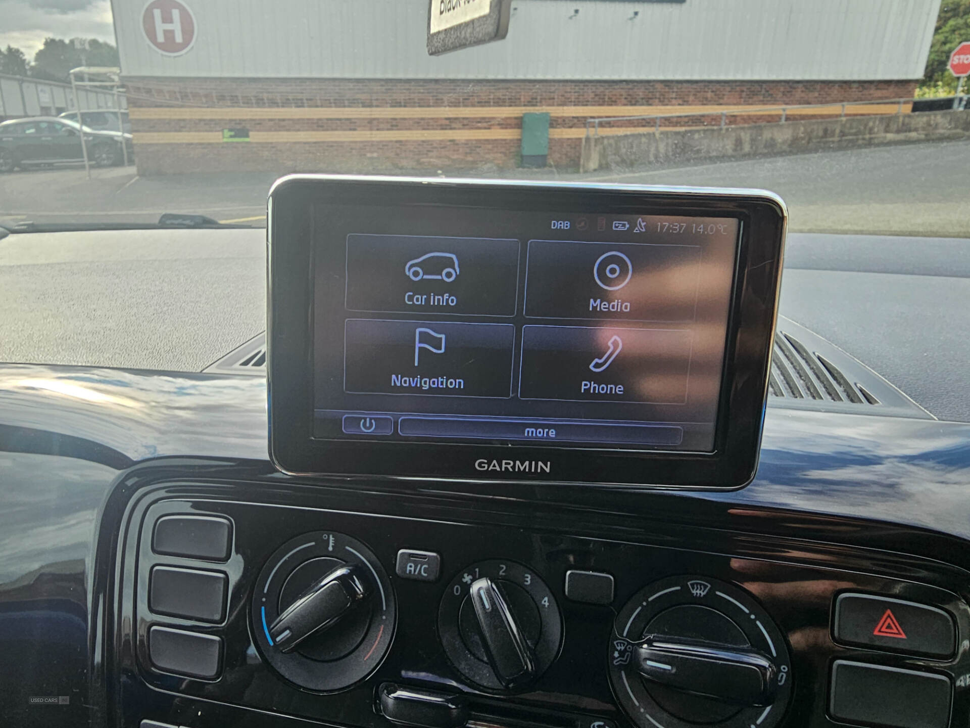 Car Thumbnail 16