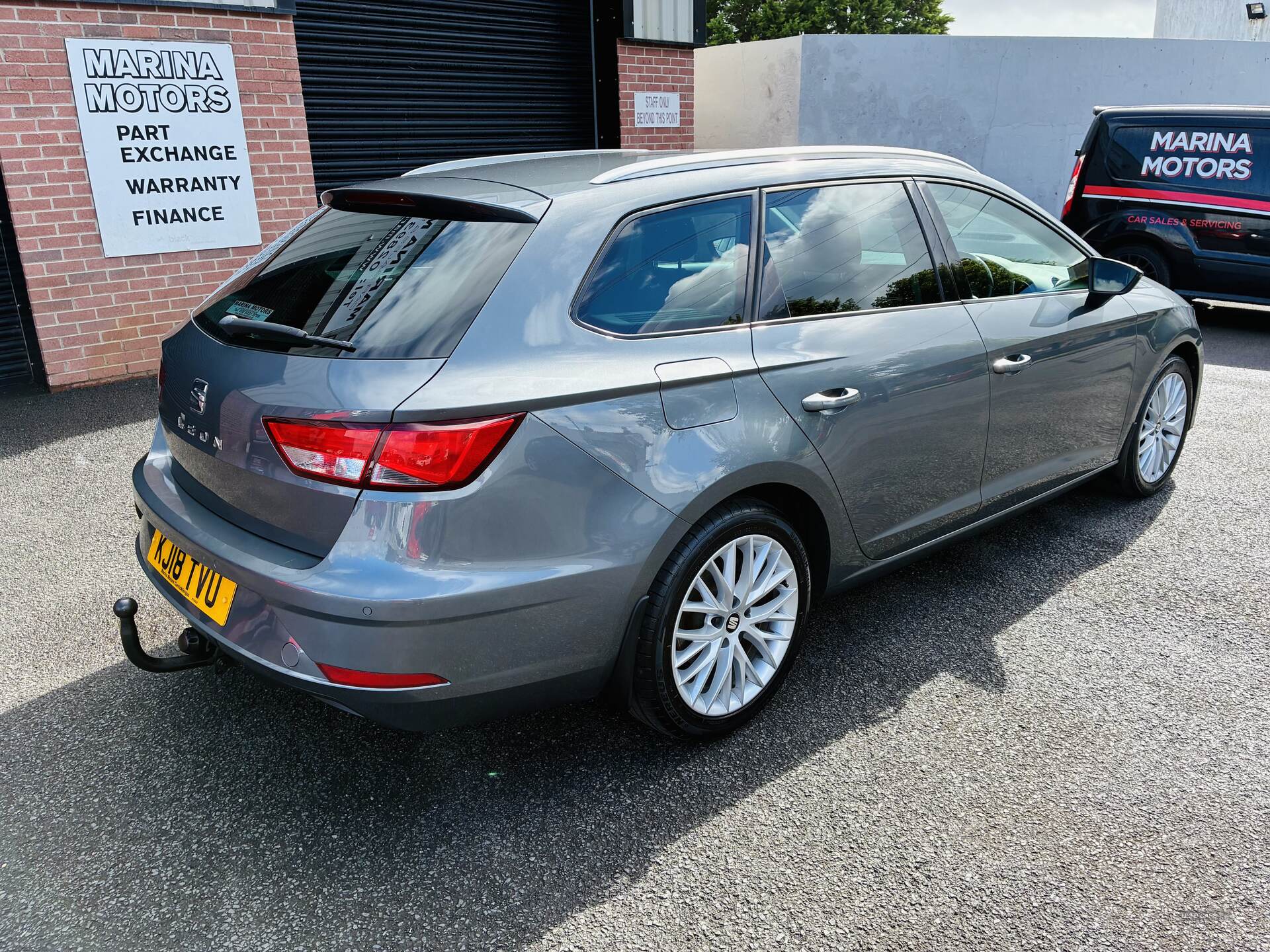 Seat Leon DIESEL SPORT TOURER in Antrim