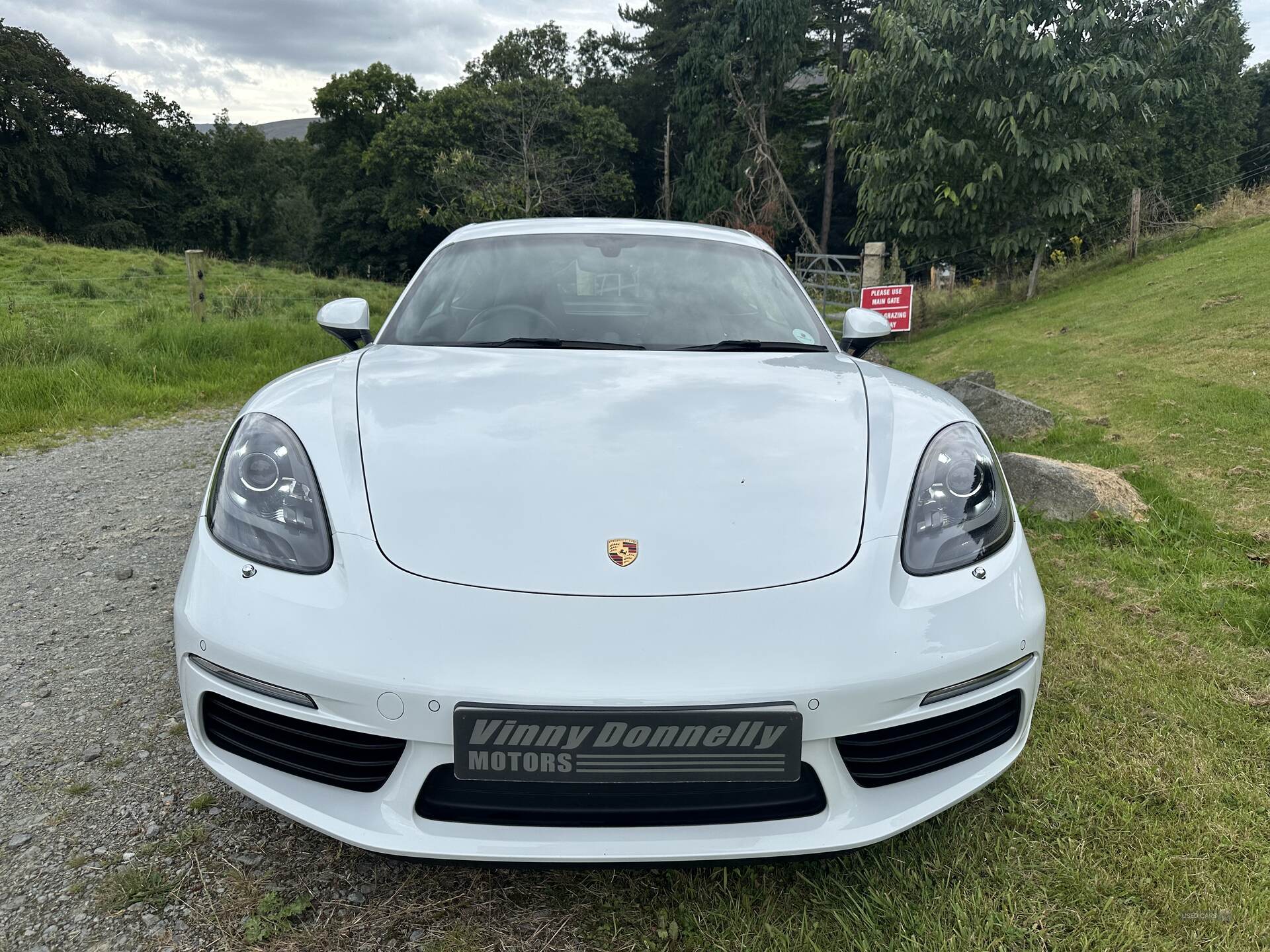 Porsche 718 Cayman COUPE in Down