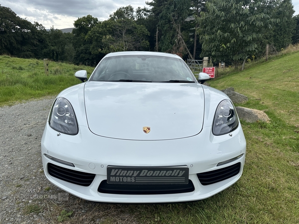 Porsche 718 Cayman COUPE in Down