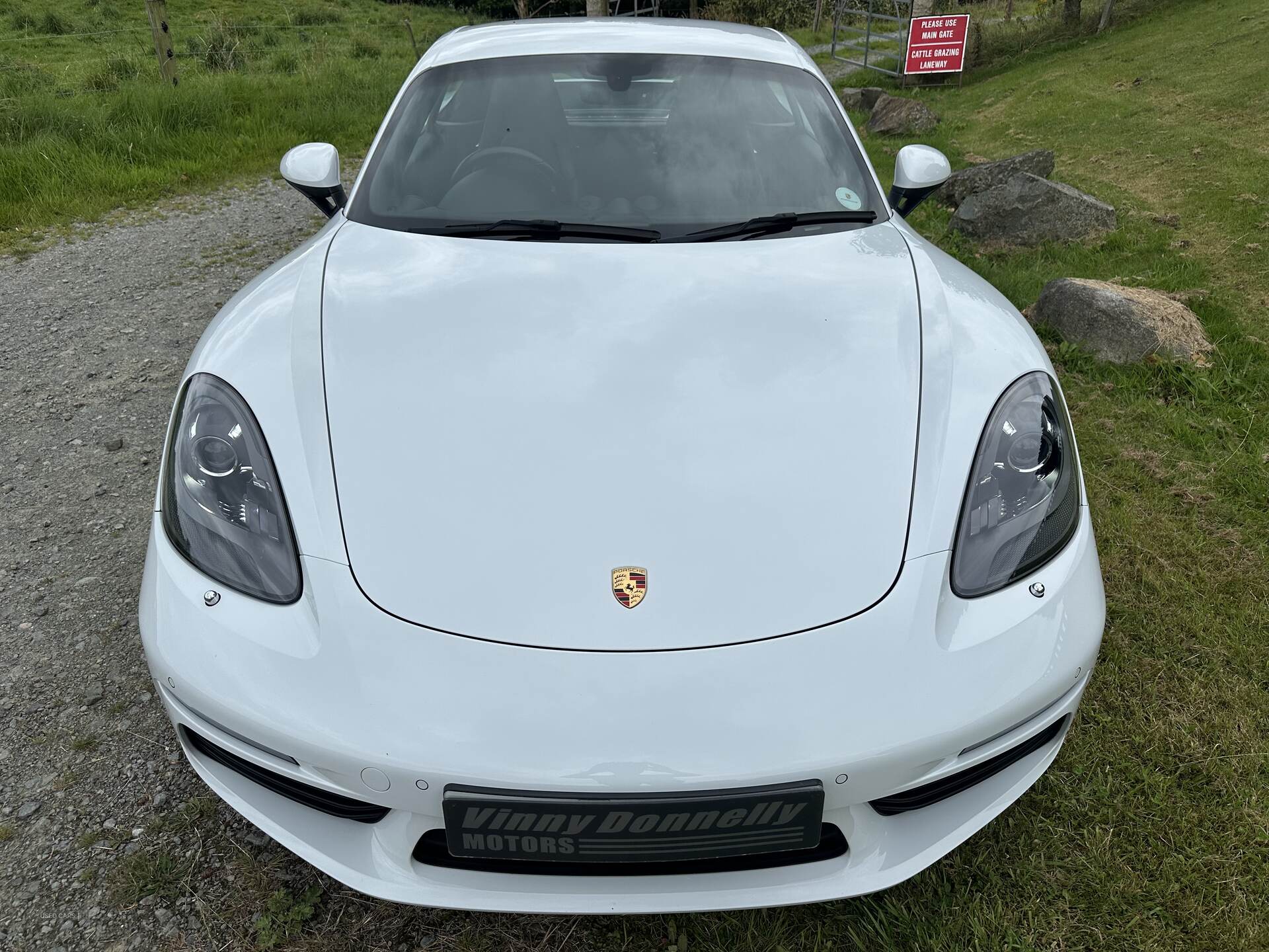 Porsche 718 Cayman COUPE in Down