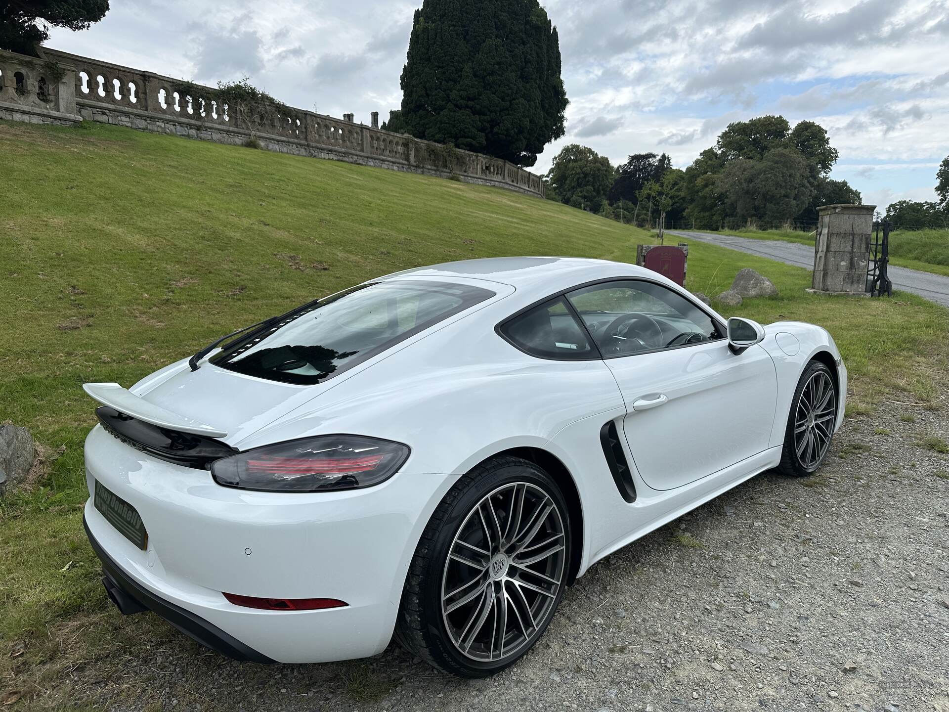 Porsche 718 Cayman COUPE in Down