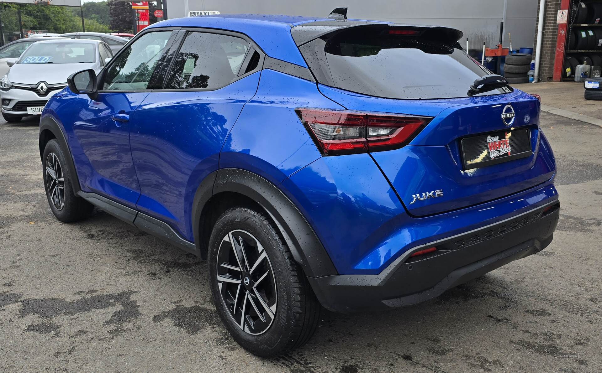 Car Thumbnail 4