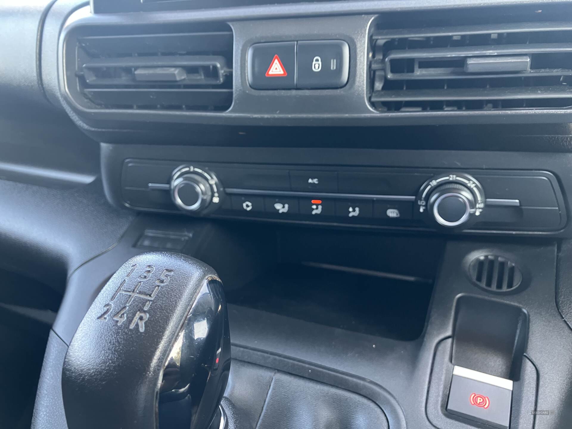 Peugeot Partner STANDARD DIESEL in Down