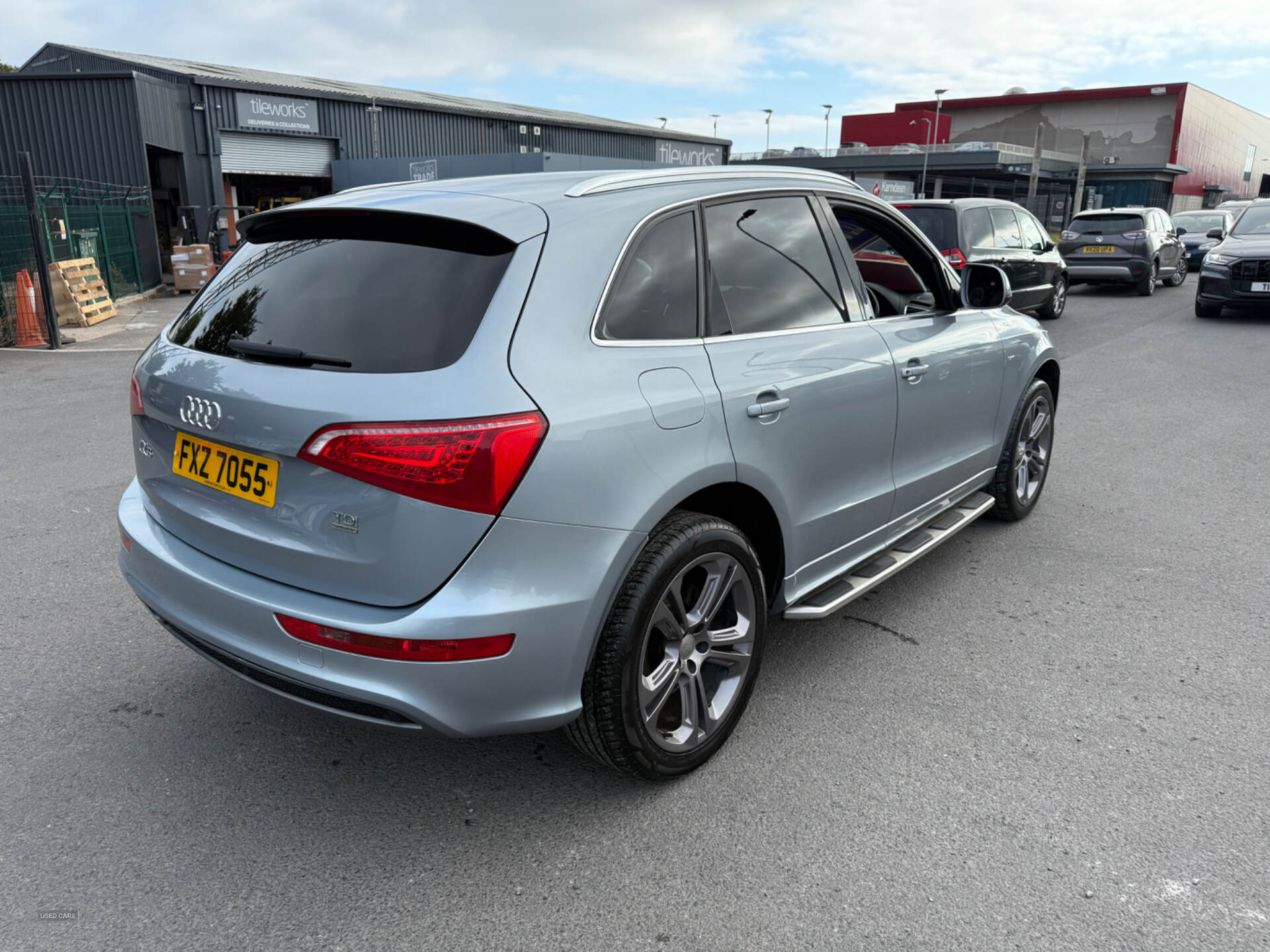 Car Thumbnail 4