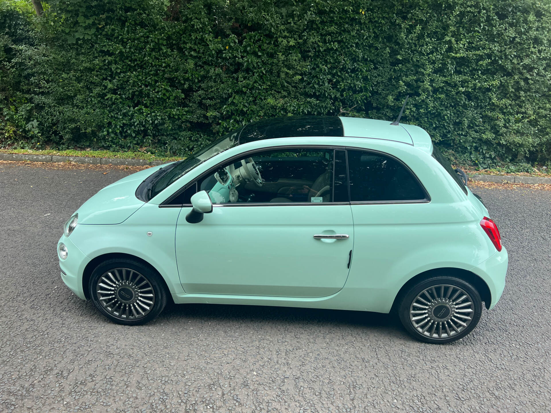 Car Thumbnail 5