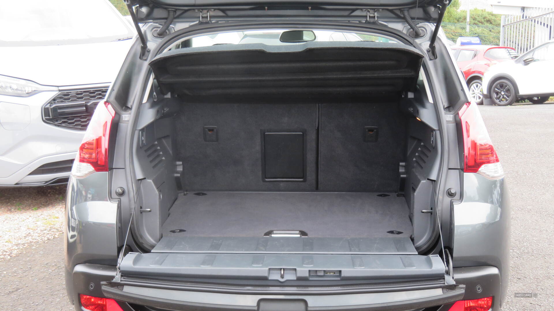 Car Thumbnail 9