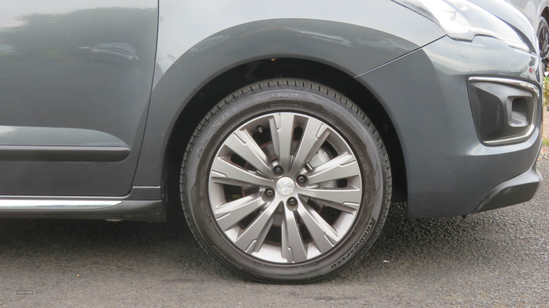 Car Thumbnail 10