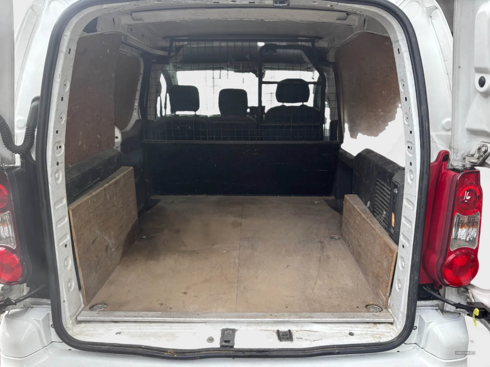 Peugeot Partner L1 DIESEL in Down