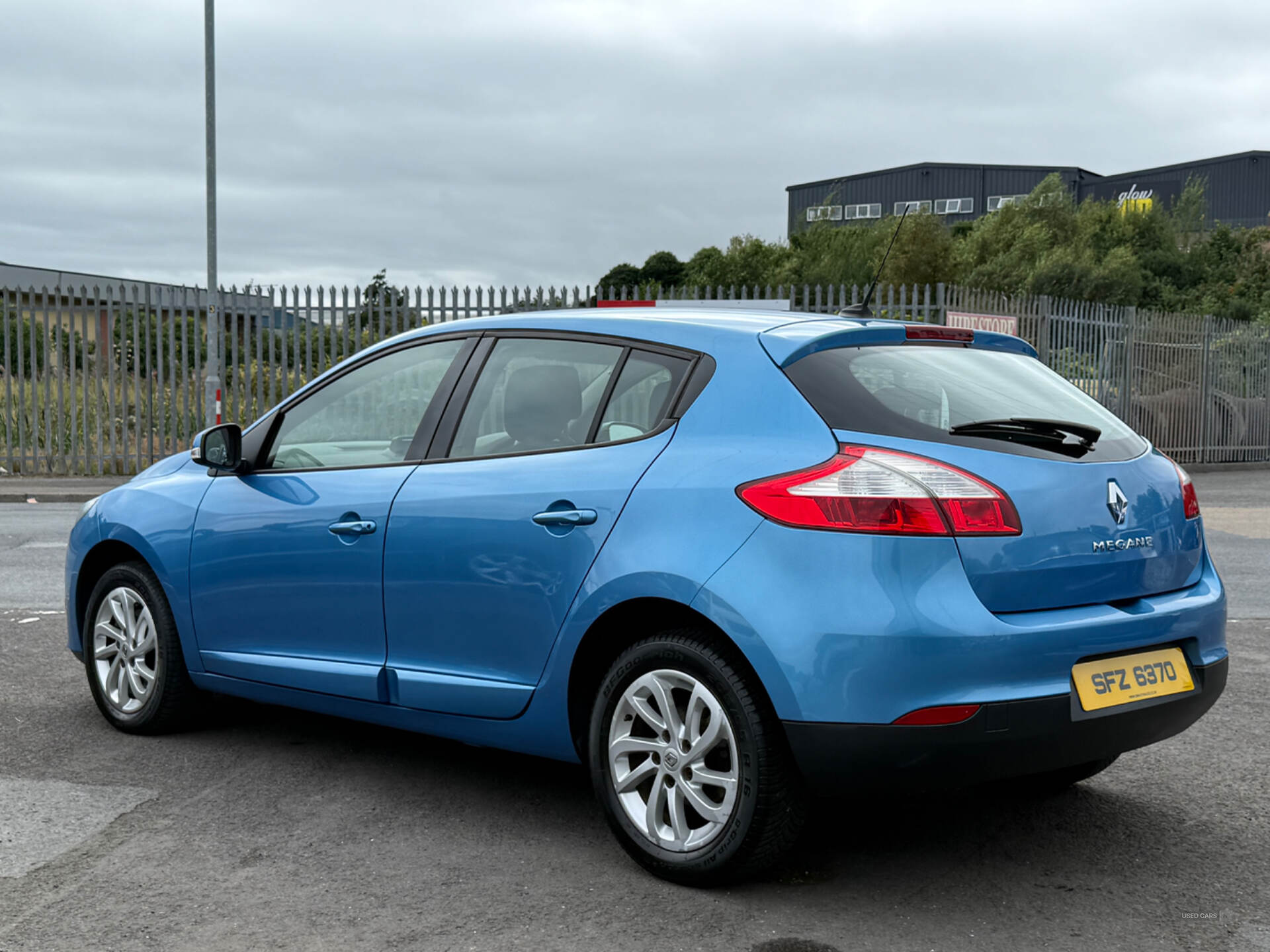 Car Thumbnail 4