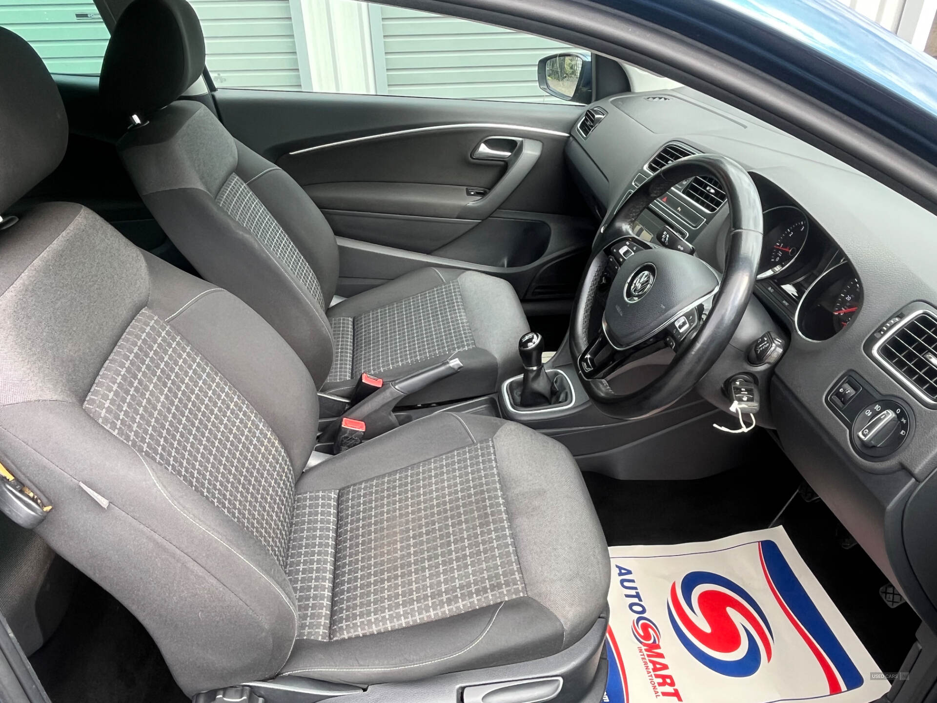 Car Thumbnail 5
