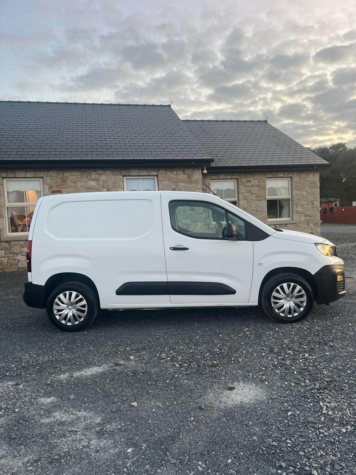 Peugeot Partner STANDARD DIESEL in Down