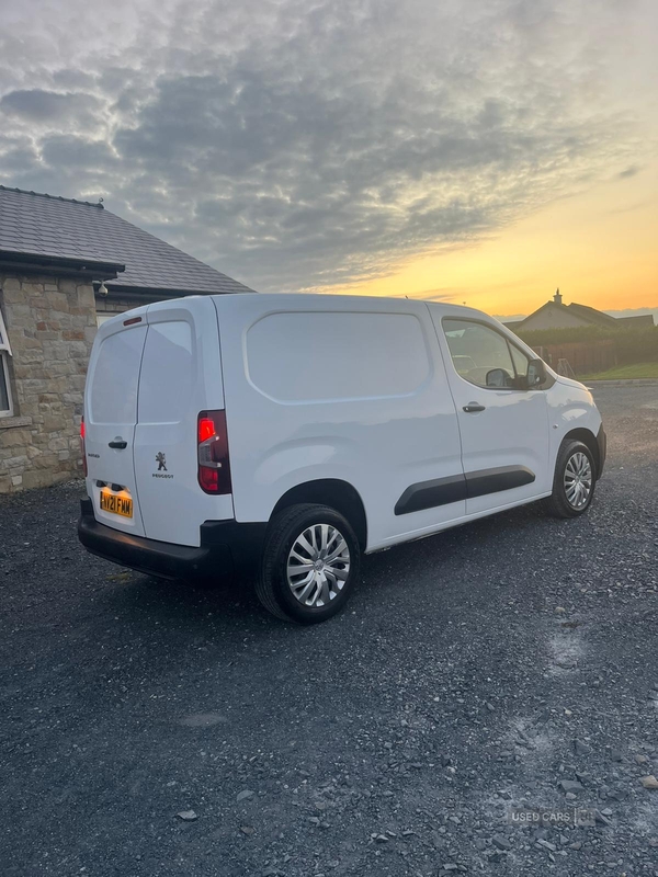 Peugeot Partner STANDARD DIESEL in Down
